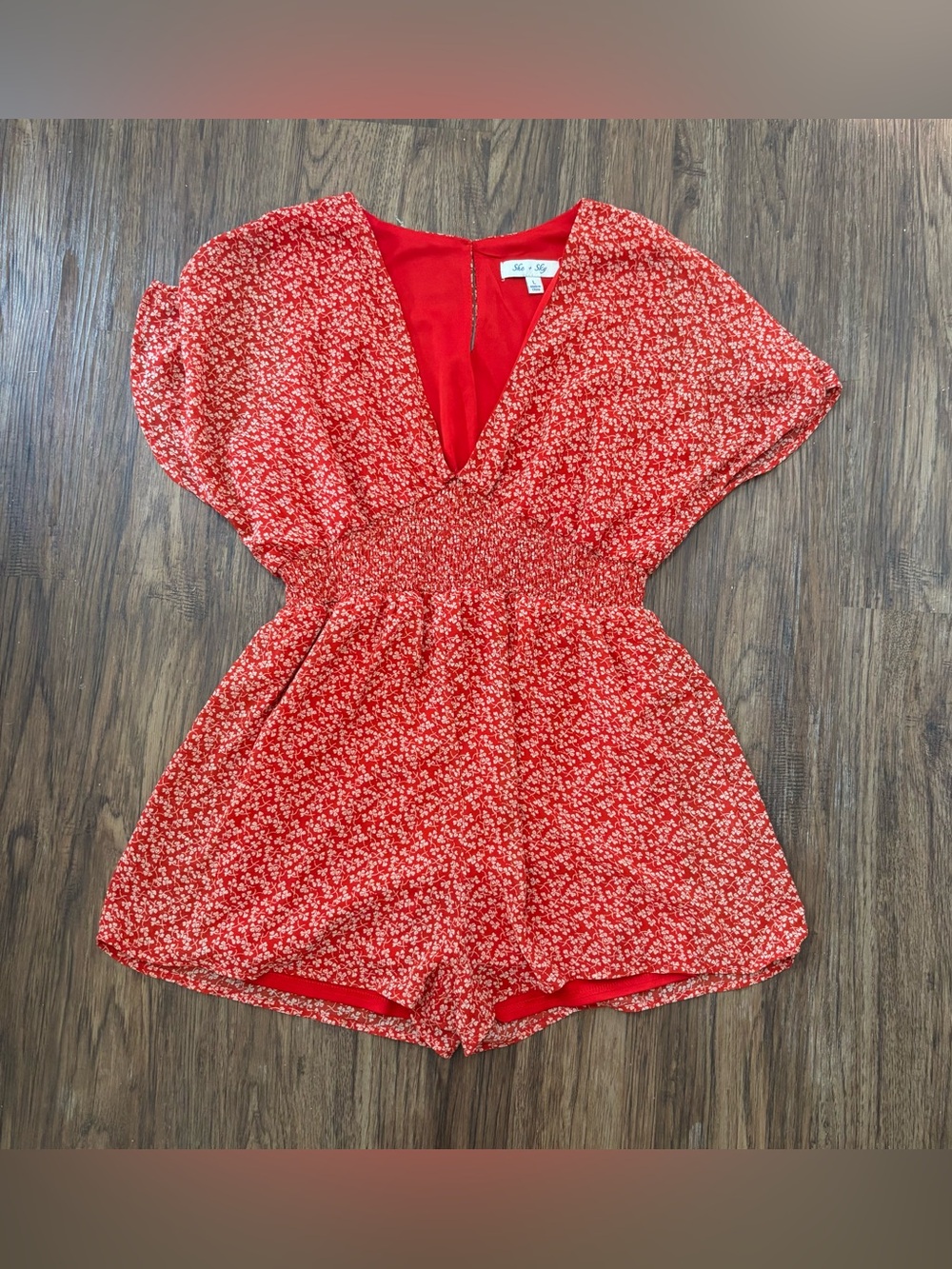 She + Sky Red Ditsy Floral Smocked Waist V-Neck Romper Size L